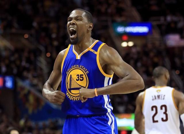 根据足球规 根据足球规